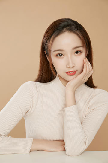 蜘蛛网中的女孩